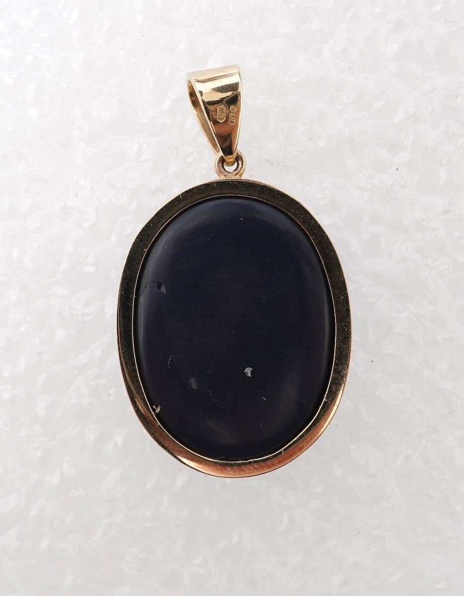 A black opal pendant